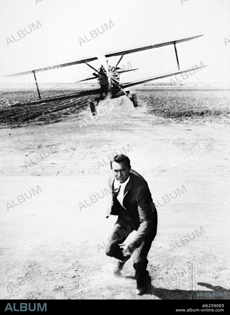 CARY GRANT in NORTH BY NORTHWEST, 1959, directed by ALFRED HITCHCOCK. Copyright Metro-Goldwyn-Mayer (MGM).