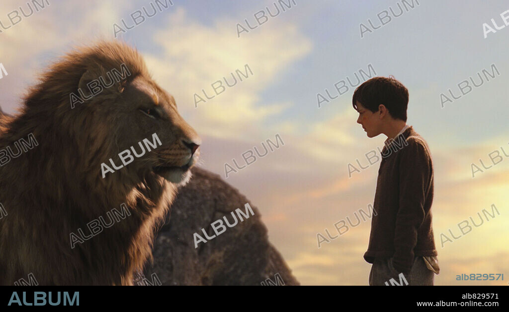 SKANDAR KEYNES in CHRONICLES OF NARNIA: THE LION, THE WITCH AND THE WARDROBE, THE, 2005, unter der Regie von ANDREW ADAMSON. Copyright WALT DISNEY PICTURES.