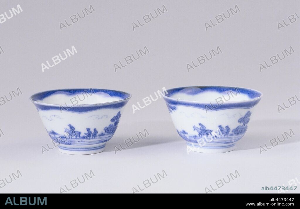 Bell-shaped cup with figures in a landscape with trees and rocks, Bell-shaped porcelain cup, painted in underglaze blue. On the outside wall a landscape with a horseman and two walking people among trees and rocks. At the bottom a house with a tree and an enclosed garden, the inner edge with a blue band. Marked on the bottom with a four-character Ming brand. Arita, blue and white., anonymous, Japan, c. 1700, Edo-period (1600-1868), porcelain (material), glaze, cobalt (mineral), vitrification, h 4.2 cm d 7.8 cm d 3.5 cm.