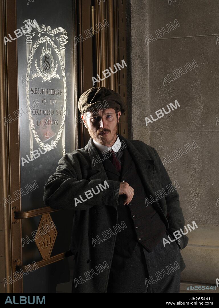 TOM GOODMAN-HILL in MR. SELFRIDGE, 2013, directed by ANDREW DAVIES. Copyright ITV STUDIOS.
