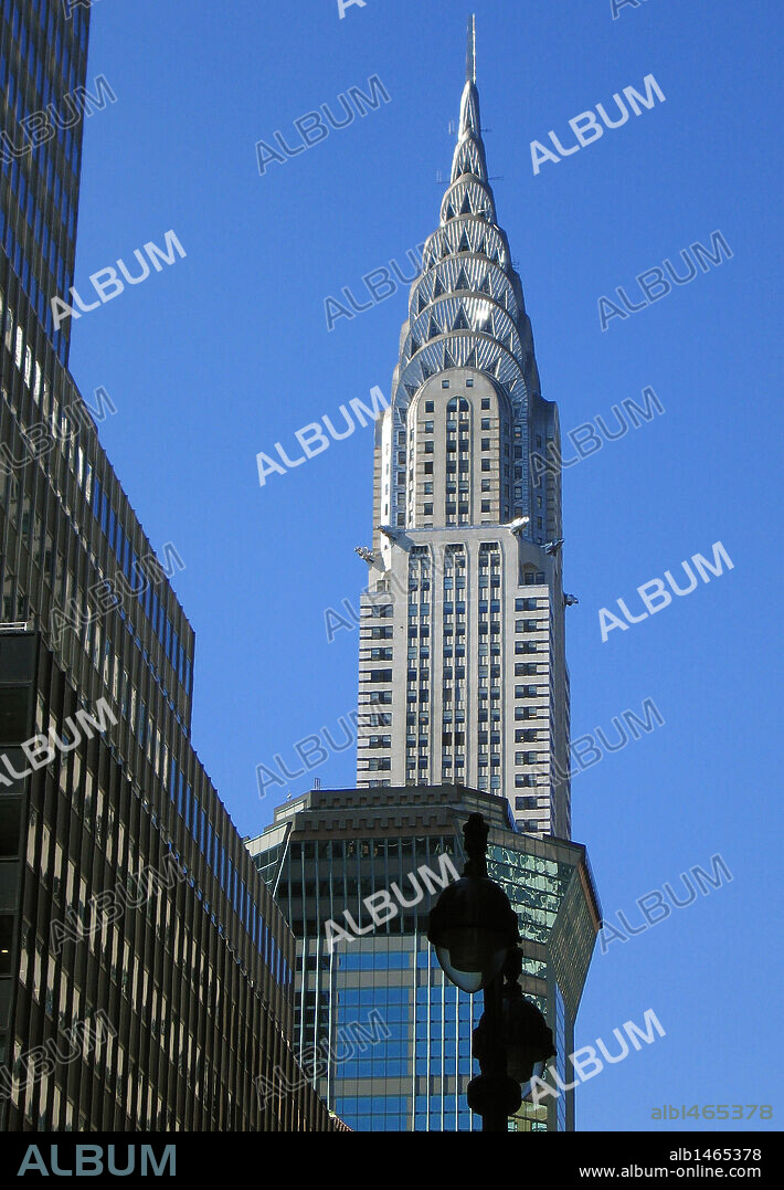ESTADOS UNIDOS. NUEVA YORK. Vista del EDIFICIO CHRYSLER (S. XX), de estilo modernista, construido por el arquitecto estadounidense William VAN ALLEN.