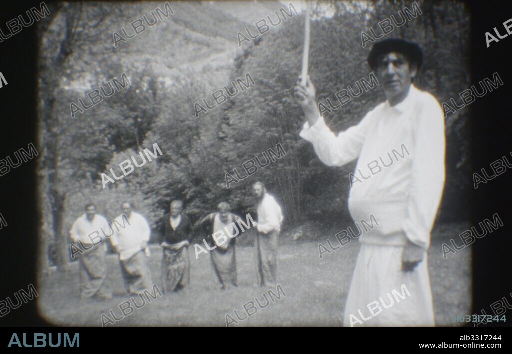 ANALISIS DE SANGRE AZUL, 2016, dirigida por BLANCA TORRES y GABRIEL VELAZQUEZ. Copyright PIRAMIDE FILMS.