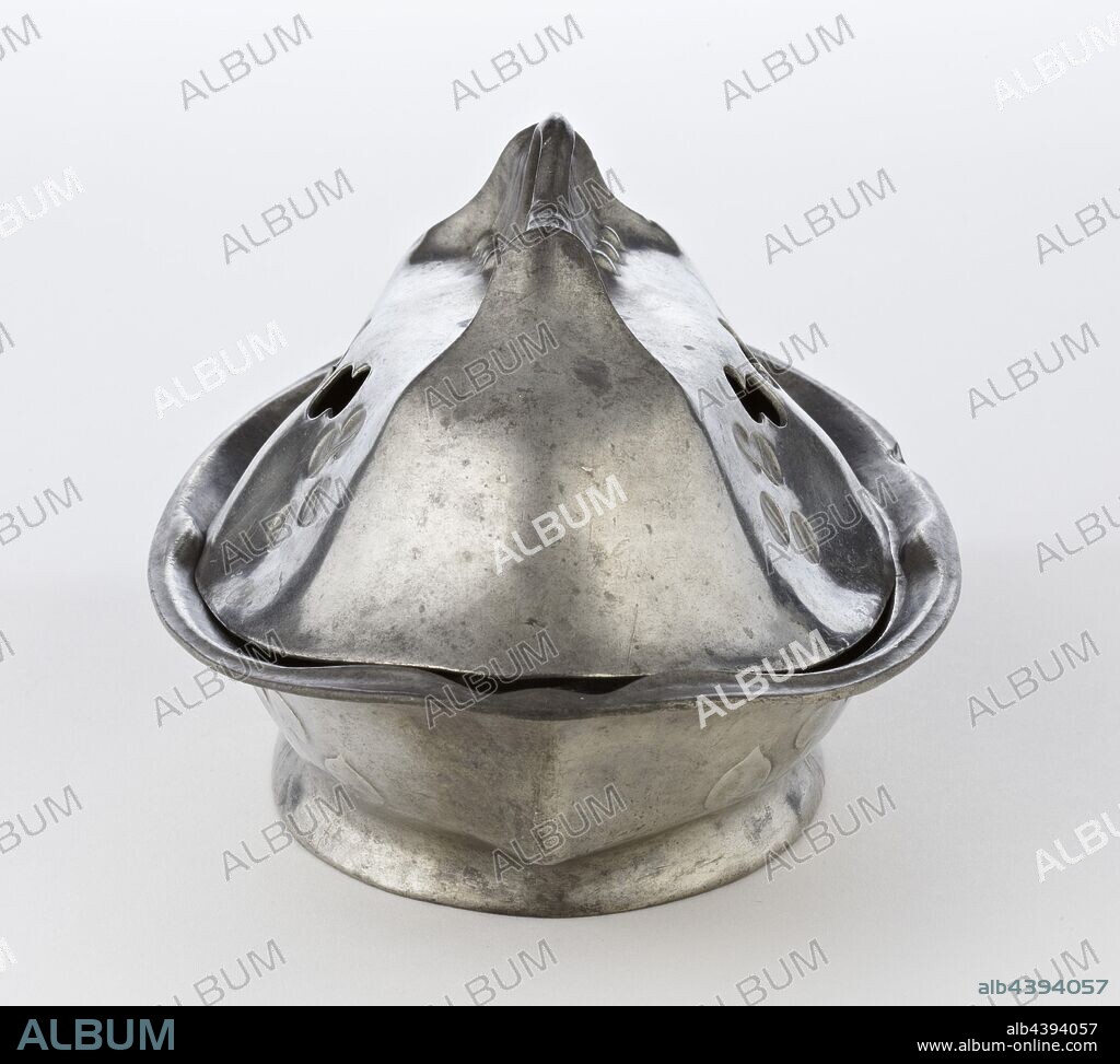 Lidded Soap Dish, J.P. Kayser and Sohn AG, Manufacturer (German), pewter, A) dish: 2 x 7 x 4-1/2 in. B) lid: 2-1/4 x 6-1/4 x 3-3/4 in., Decorative Arts.