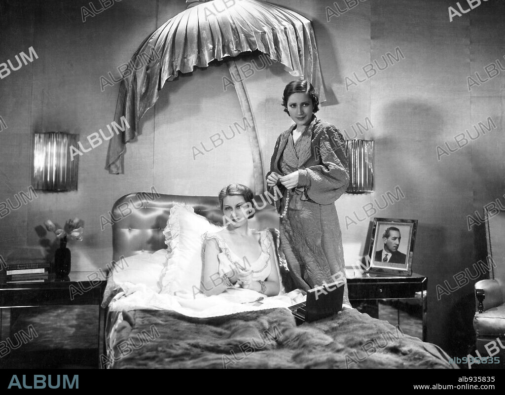 LINA YEGROS in LA BIEN PAGADA, 1935, directed by EUSEBIO FERNANDEZ ARDAVIN. Copyright CEA.