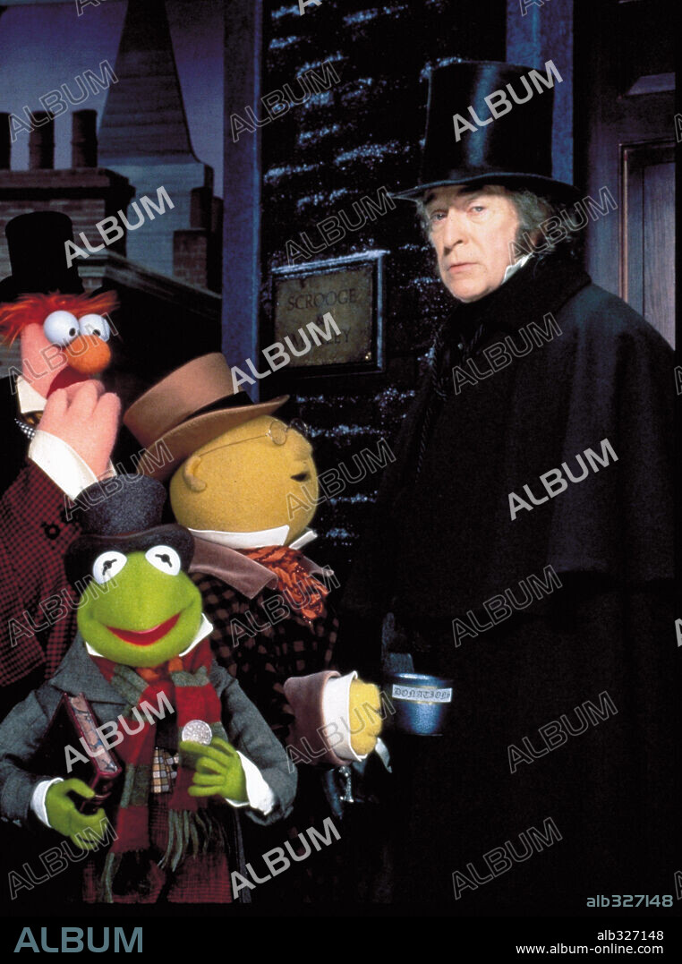 LOS TELEÑECOS y MICHAEL CAINE en LOS TELEÑECOS EN CUENTOS DE NAVIDAD, 1992 (THE MUPPET CHRISTMAS CAROL), dirigida por BRIAN HENSON. Copyright JIM HENSON/WALT DISNEY.