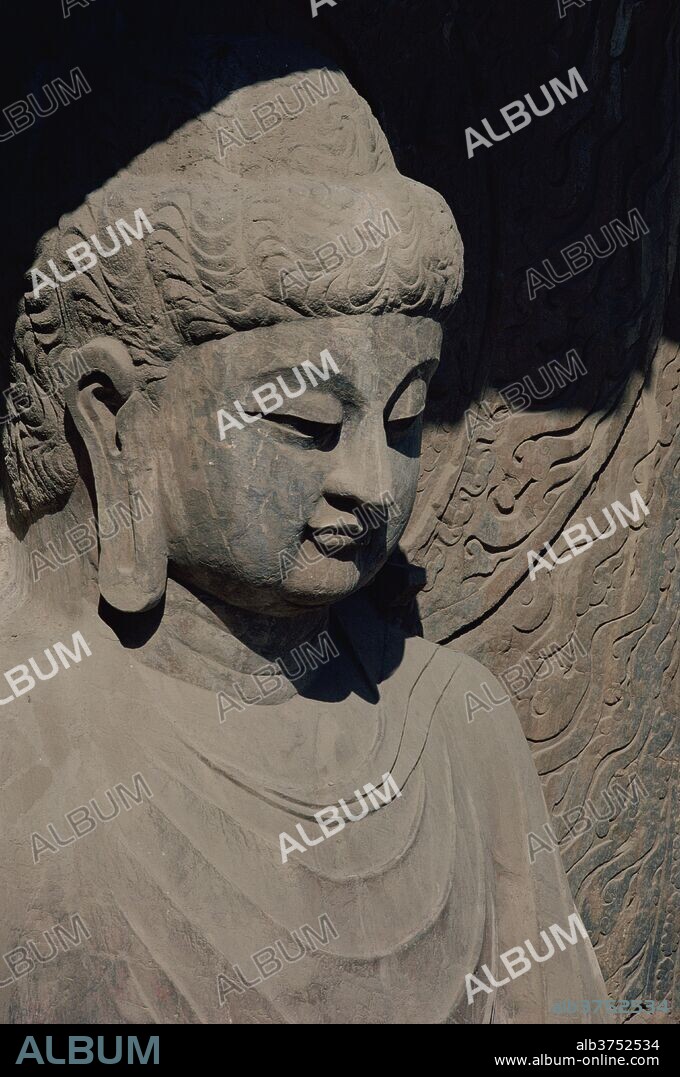 Vairocana Buddha, Feng-Hsien Temple, dating from the Tang Dynasty between 672 and 675 AD, Longmen Buddhist Caves, UNESCO World Heritage Site, China, Asia.