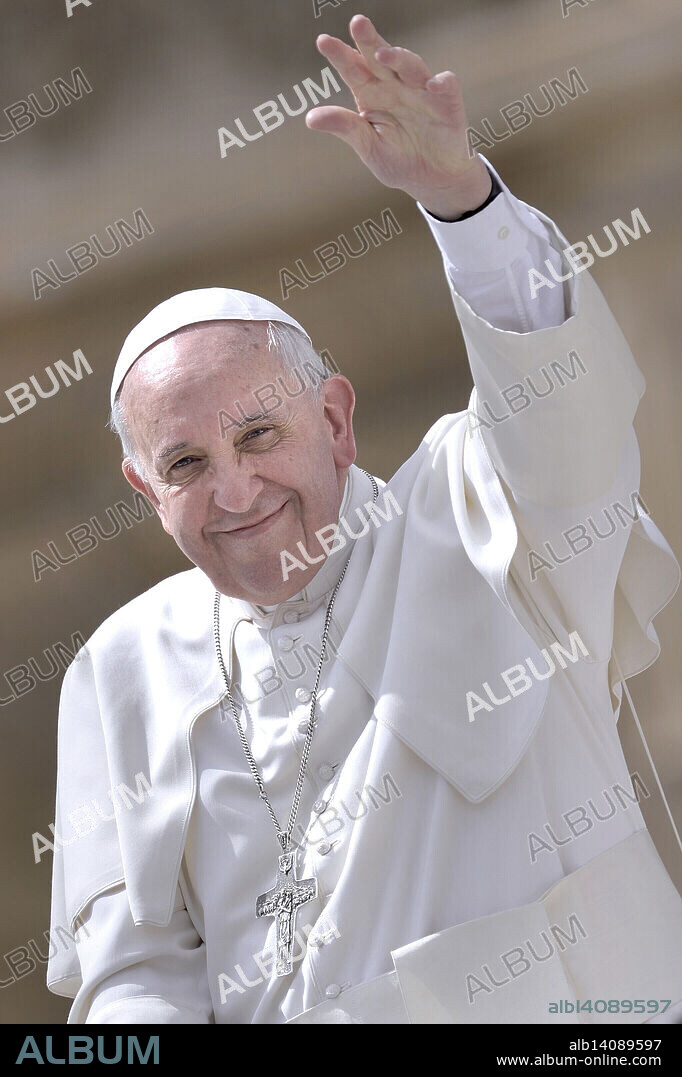 PAPA FRANCISCO I. March 13, 2023 marks 10 years of Pontificate for Pope Francis. in the picture : Pope Francis during his weekly general audience in St. Peter square at the Vatican, Wednesday.April 2 2014. (Credit Image: © Stefano Spaziani/dpa via ZUMA Press).