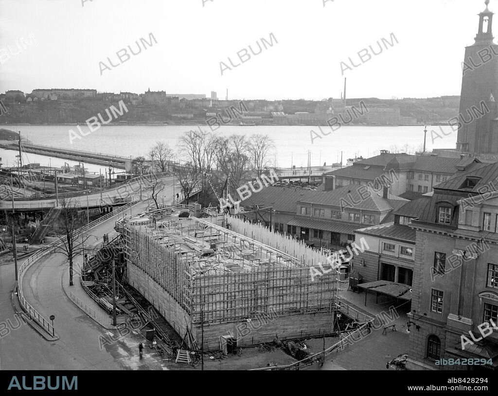 STOCKHOLM 1953-11-12. Kassunarbete vid Tegelbacken under bygget av tunnelbanan . Foto: TT Historical / Kod 1902.