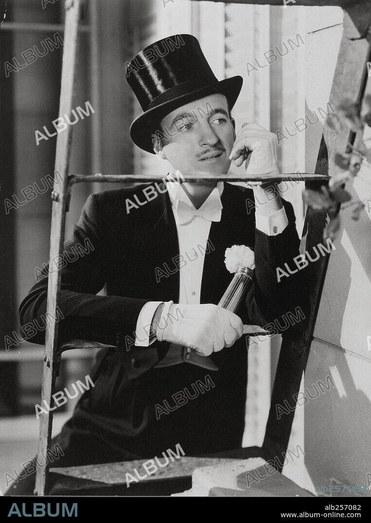 DAVID NIVEN en CABALLERO Y LADRÓN, 1939 (RAFFLES), dirigida por SAM WOOD. Copyright UNITED ARTISTS.