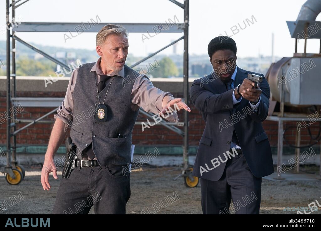 CALLUM KEITH RENNIE and CLE BENNETT in JIGSAW, 2017, directed by MICHAEL SPIERIG and PETER SPIERIG. Copyright Lionsgate / Serendipity Productions / Twisted Pictures / A B.