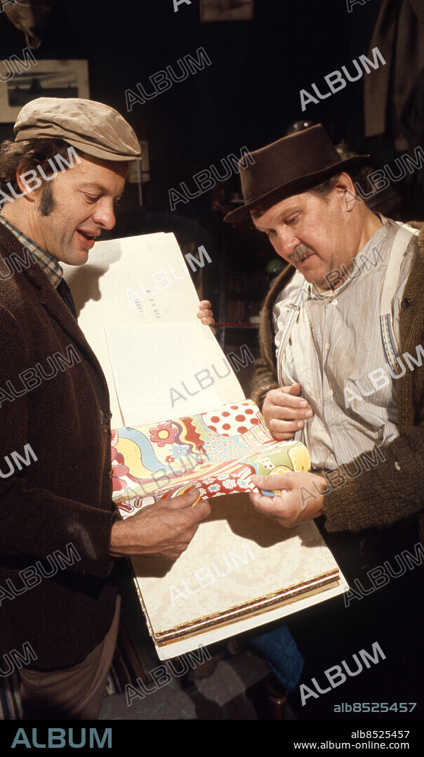 ALBERT OCH HERBERT Ett folklustspel om en skrothandlare och hans son. Sänt första gången 1974-01-16 Reportage publ i RiR 4/74 Kepsar Mustascher persons: STEN ÅKE CEDERHÖK;LENNART LUNDH sites: GÖTEBORG;SVERIGE.