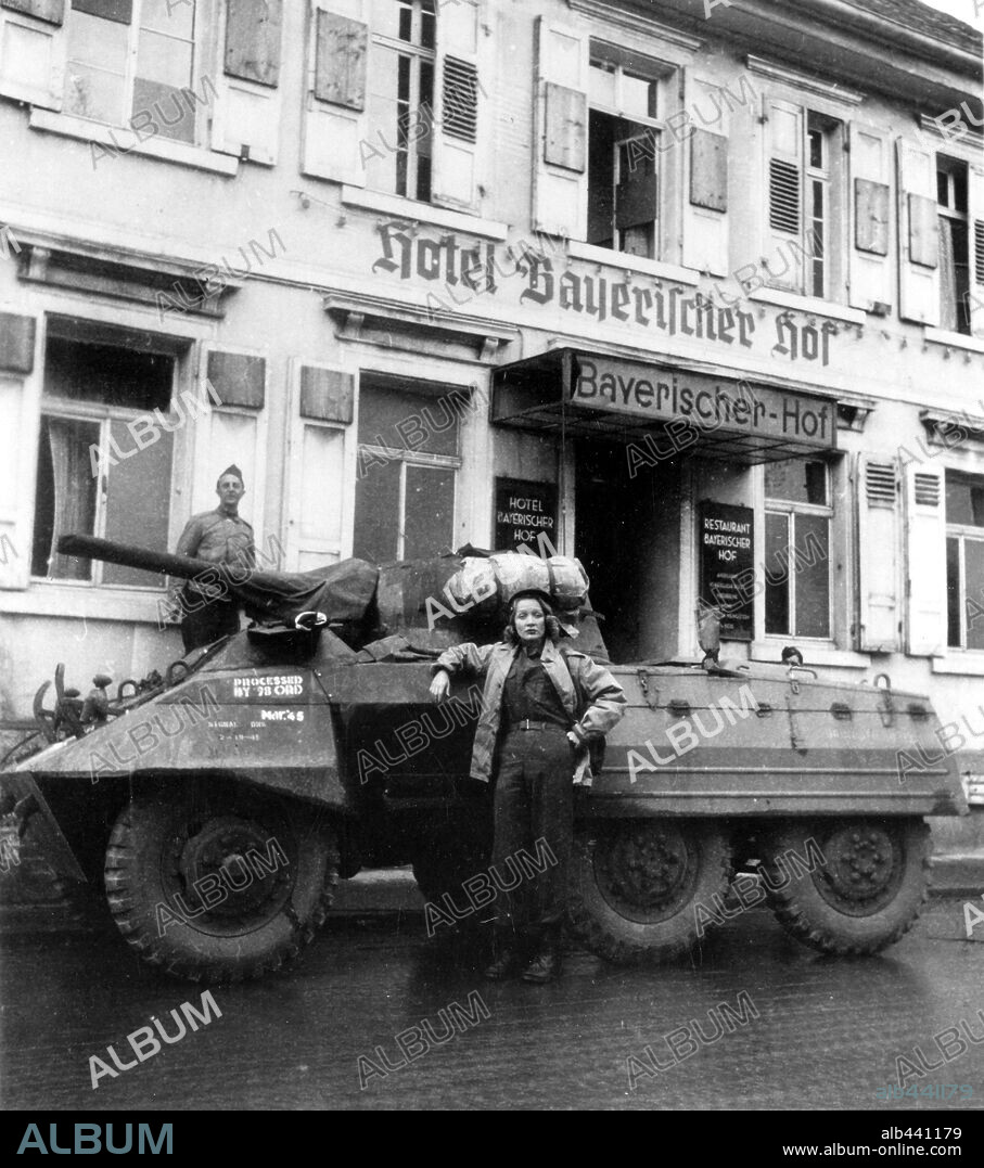 MARLENE DIETRICH dans MARLENE DIETRICH: HER OWN SONG, 2001, réalisé par DAVID RIVA. Copyright METRO GOLDWYN MAYER.