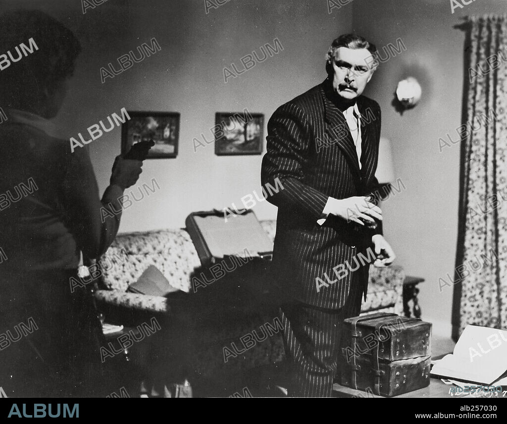ALBERT DEKKER in MICKEY SPILLANE'S KISS ME DEADLY, 1955 (KISS ME DEADLY), directed by ROBERT ALDRICH. Copyright UNITED ARTISTS.