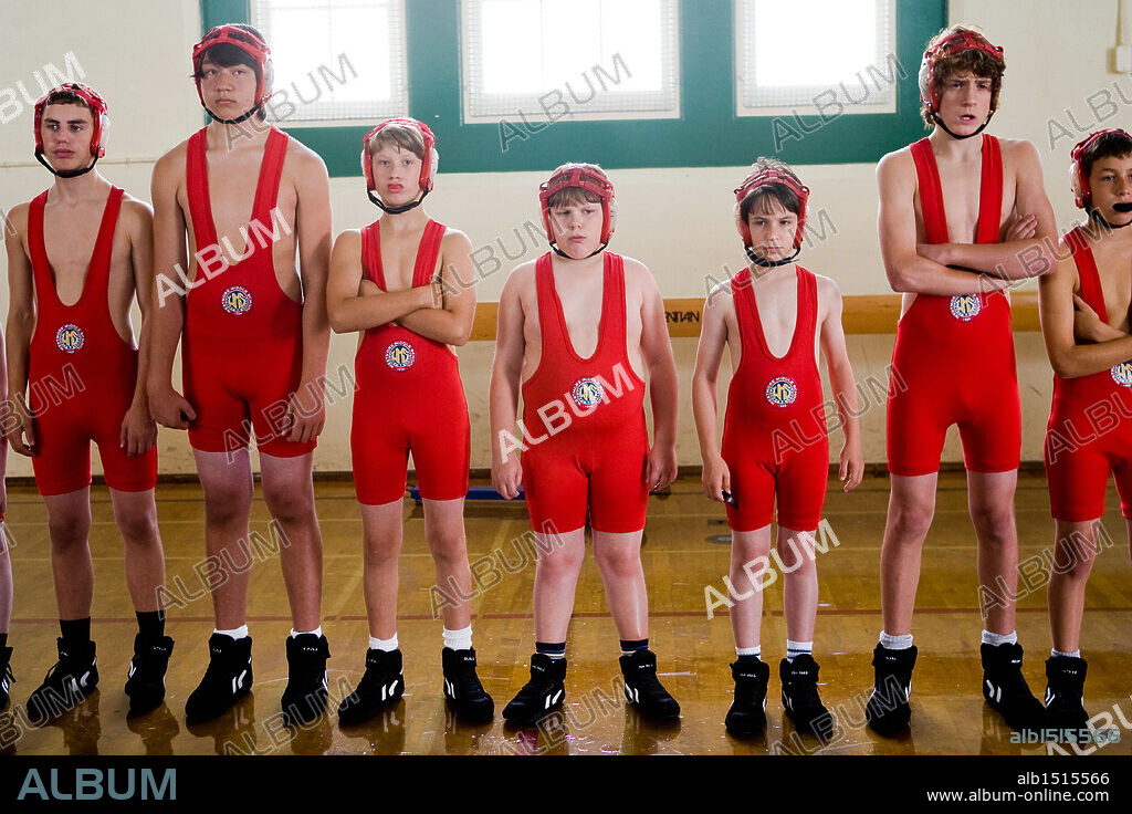 ROBERT CAPRON and ZACHARY GORDON in DIARY OF A WIMPY KID, 2010, directed by THOR FREUDENTHAL. Copyright DUNE ENTERTAINMENT.