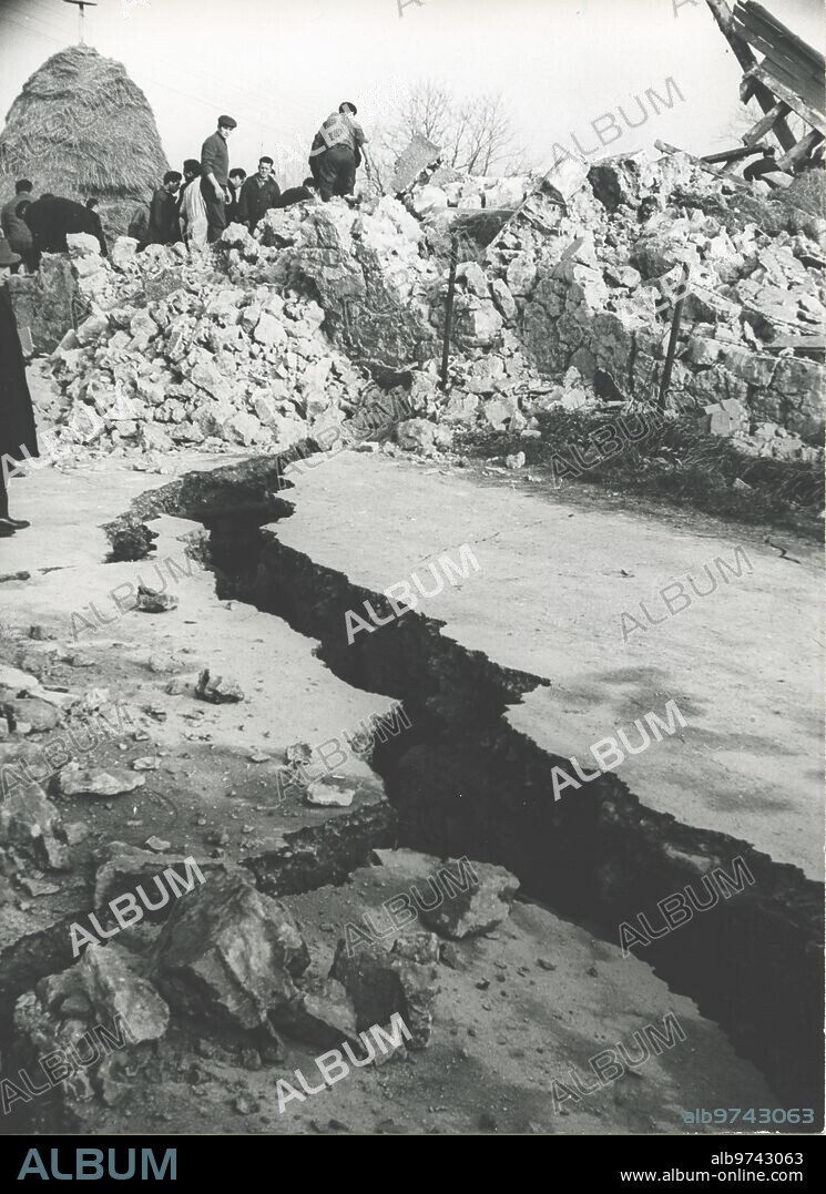 Reocín (Cantabria), 5/1/1965. The seismic phenomenon that has caused collapses in the mines in the Reocín district, in Torrelavega (Santander), has had repercussions in its surroundings, producing wide and deep cracks in the roads and serious damage to numerous homes.