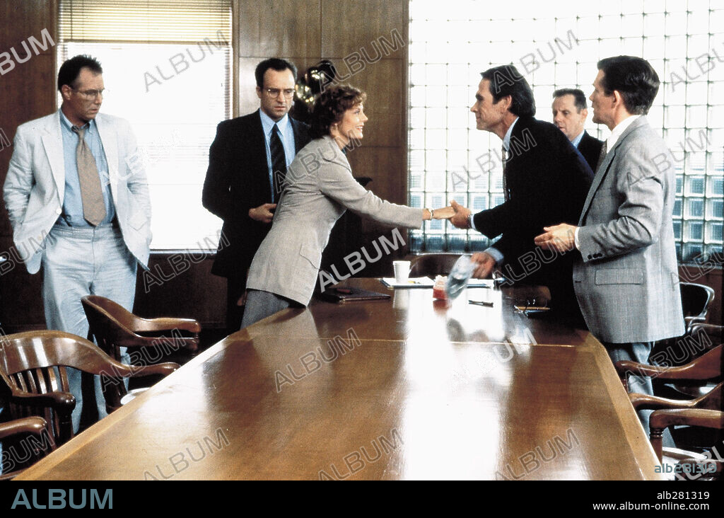 SUSAN SARANDON y TOMMY LEE JONES en EL CLIENTE, 1994 (THE CLIENT), dirigida por JOEL SCHUMACHER. Copyright WARNER BROTHERS.