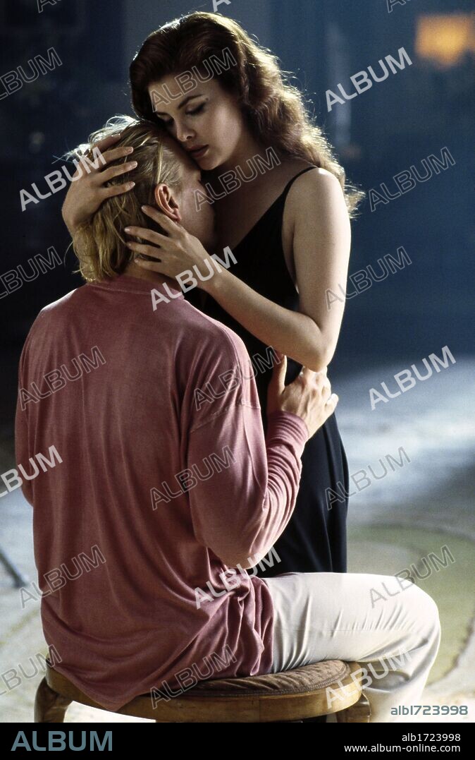 JULIAN SANDS and SHERILYN FENN in BOXING HELENA, 1993. Copyright MAINLINE.