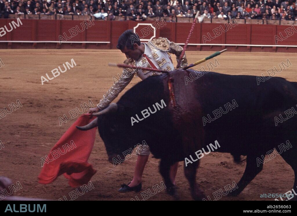 MONDE—O  JUAN GARCIA GIMENEZ  MATADOR DE TOROS ESPAÑOL . PUERTO REAL 1934   ACTUACION EN LA FERIA DE ABRIL DE SEVILLA , A—O 1967-;.