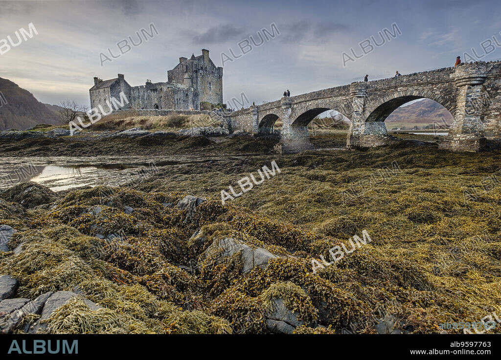 castillo de Eilean Donan, siglo XIII, Kyle of Lochalsh, Highlands, Escocia, Reino Unido.