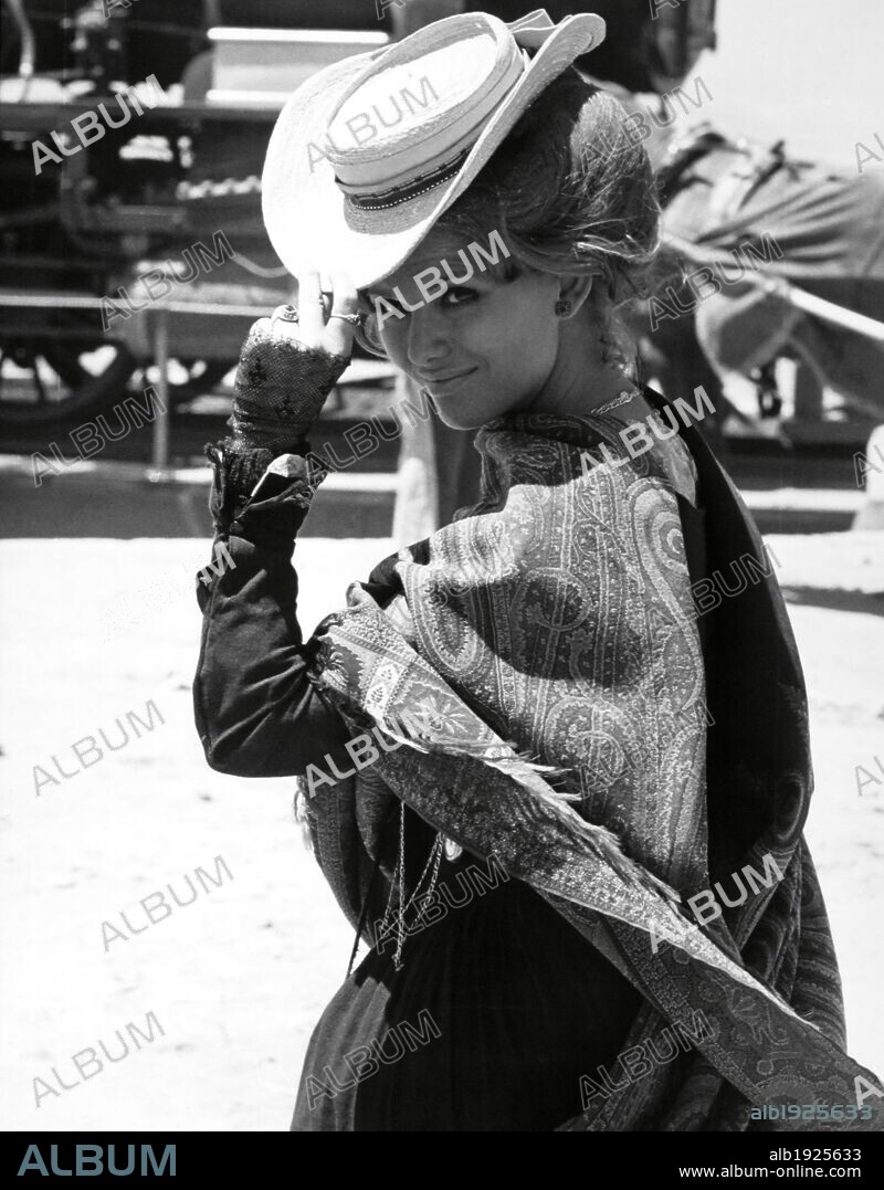 CLAUDIA CARDINALE in ONCE UPON A TIME IN THE WEST, 1968 (C'ERA UNA VOLTA IL WEST), directed by SERGIO LEONE. Copyright PARAMOUNT PICTURES.