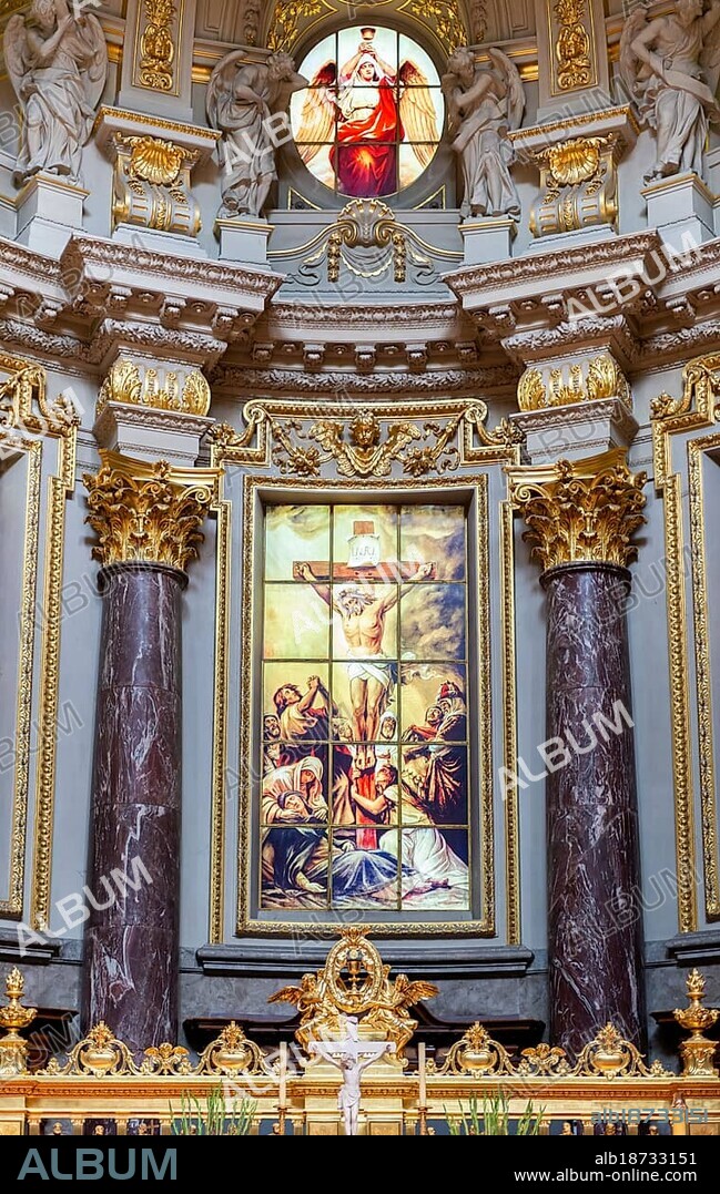 Interior photo, altarpiece Crucifixion of Jesus, Berlin Cathedral, Berlin, Germany