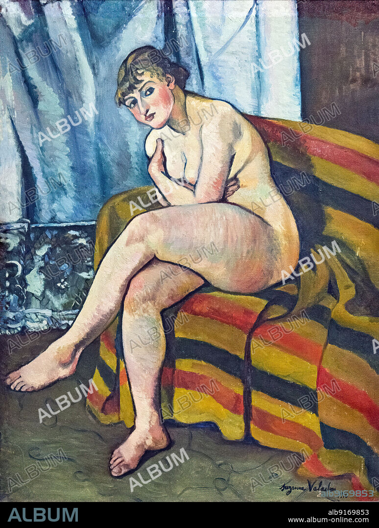 SUZANNE VALADON. Nu assis sur un canapé.