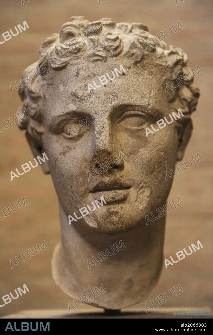 ARTE GRIEGO. Cabeza del dios de la guerra, Ares. Escultura romana posterior a un original del 330 a. C. Glyptothek. Munich. Alemania. Europa.