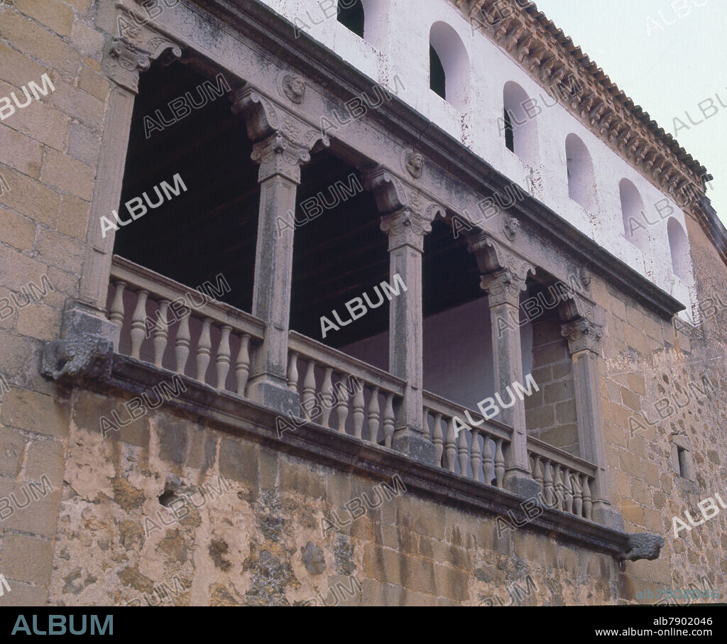 BALCONADA SUR DEL PALACIO DE LOS MANRIQUE DE LARA - SIGLO XVI - RENACIMIENTO ESPAÑOL.