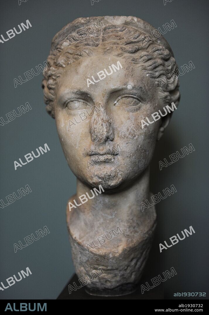 Vibia Sabina (c. 86-136 ó 137). Emperatriz del Imperio romano, esposa y prima lejana del emperador Adriano. Pieza procedente de Ostia. 117-138 d. C. Mármol. Dinastía Antonina. Museo Carlsberg Glyptotek. Copenhague. Dinamarca. Norte Europa.