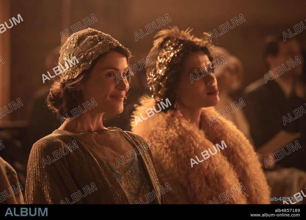 GEMMA ARTERTON et GUGU MBATHA-RAW dans SUMMERLAND, 2020, réalisé par JESSICA SWALE. Copyright IOTA FILMS/SHOEBOX FILMS.