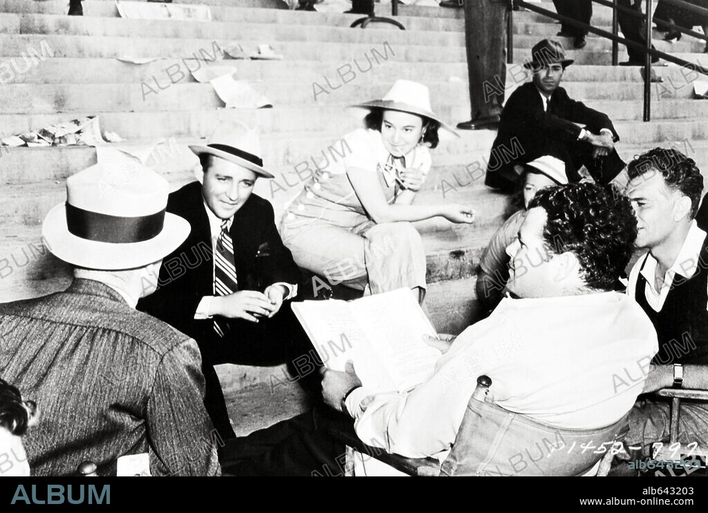 BING CROSBY, CLAUDE BINYON and WESLEY RUGGLES in SING YOU SINNERS, 1938, directed by WESLEY RUGGLES. Copyright PARAMOUNT PICTURES.