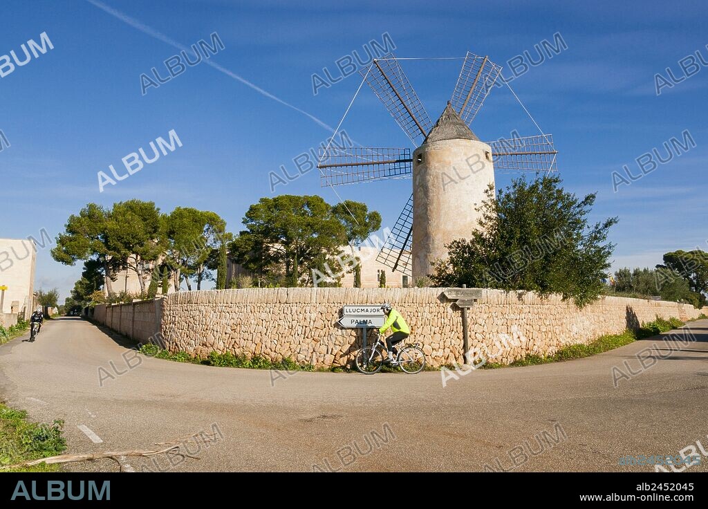 molino y torre gotica, Sa Torre , documentada en época musulmana como alquería al-Borge, Llucmajor, mallorca, islas baleares, españa, europa.