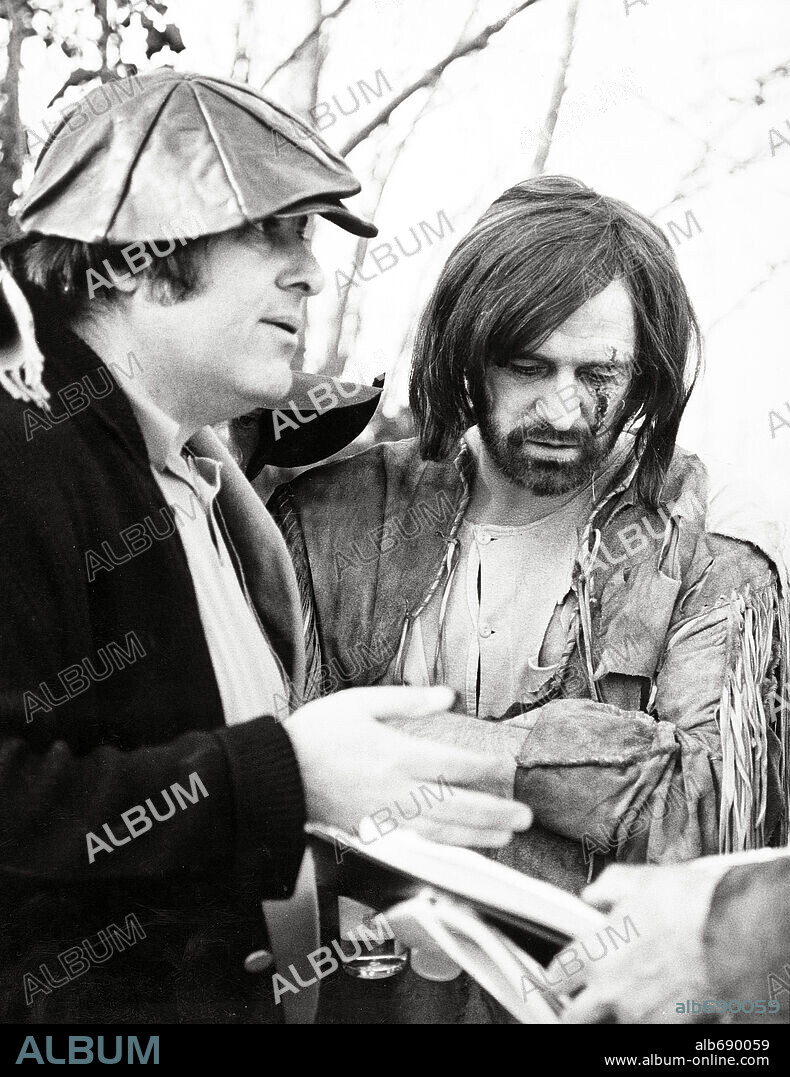 RICHARD C. SARAFIAN and RICHARD HARRIS in MAN IN THE WILDERNESS, 1971, directed by RICHARD C. SARAFIAN. Copyright WARNER BROS.