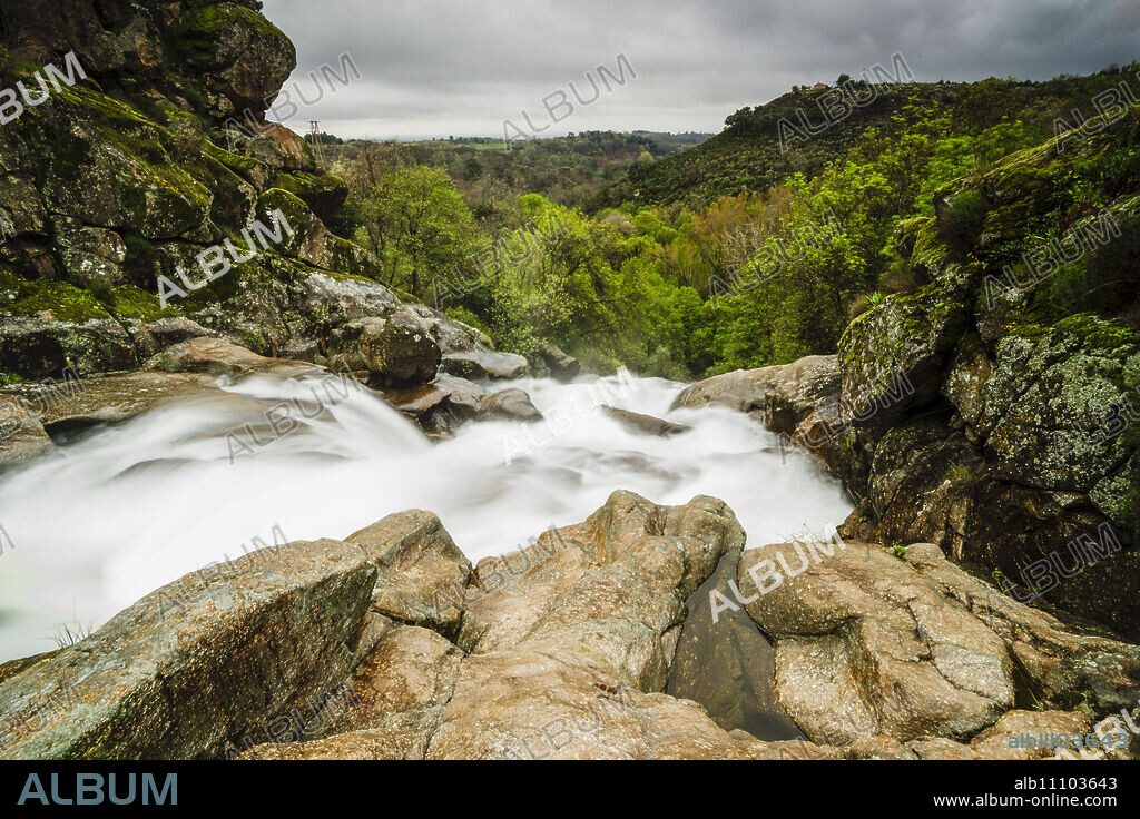 Cascada del Diablo, Gualtaminos gorge, Tiétar valley, Villanueva de la Vera, Cáceres, Extremadura, Spain.