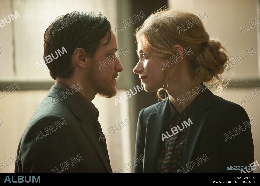 IMOGEN POOTS and JAMES MCAVOY in FILTH, 2013, directed by JON S. BAIRD. Copyright STEEL MILL PICTURES.