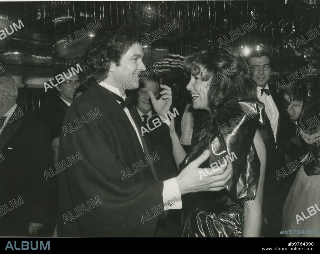 November 8, 1983. Charity gala of the Spanish association for the fight against cancer. In the image, Camilo Sesto greets Ana Obregón.