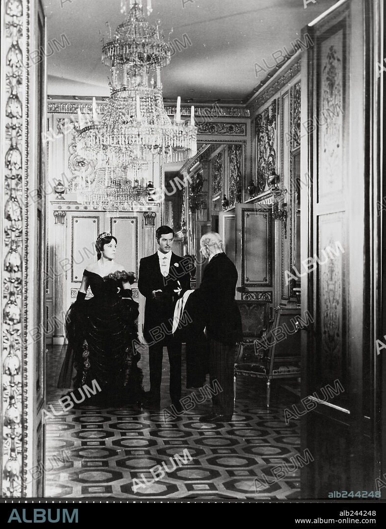 VICENTE PARRA en DONDE VAS ALFONSO XII?, 1958.
