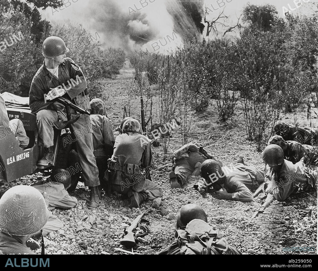 LA COLINA DE LOS DIABLOS DE ACERO, 1957 (MEN IN WAR), dirigida por ANTHONY MANN. Copyright UNITED ARTISTS.