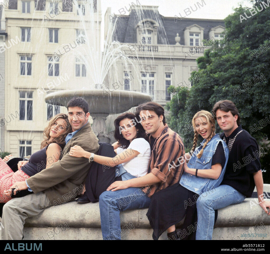 JENNIFER ANISTON, COX COURTENEY, LISA KUDROW, MATT LEBLANC, MATTHEW PERRY und DAVID SCHWIMMER. COURTENEY COX, DAVID SCHWIMMER, JENNIFER ANISTON, LISA KUDROW, MATT LEBLANC und MATTHEW PERRY in FRIENDS, 1994, unter der Regie von GAIL MANCUSO, GARY HALVORSON, JAMES BURROWS, MICHAEL LEMBECK und PETER BONERZ. Copyright WARNER BROS. TELEVISION.