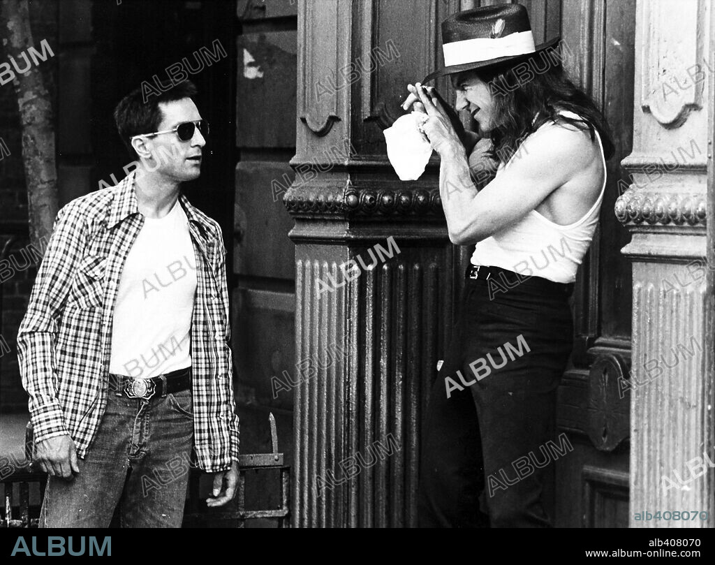 HARVEY KEITEL und ROBERT DE NIRO in TAXI DRIVER, 1976, unter der Regie von MARTIN SCORSESE. Copyright COLUMBIA PICTURES.