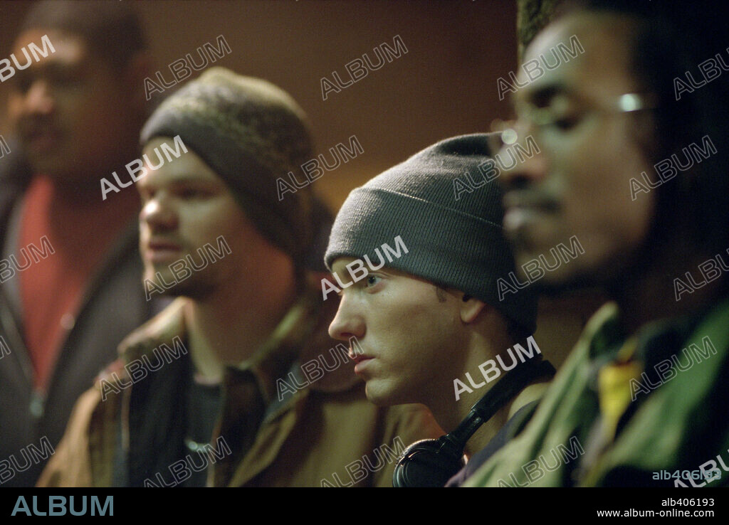 DE'ANGELO WILSON, EMINEM and EVAN JONES in 8 MILE, 2002, directed by CURTIS HANSON. Copyright UNIVERSAL STUDIOS / MARSHAK, BOB.