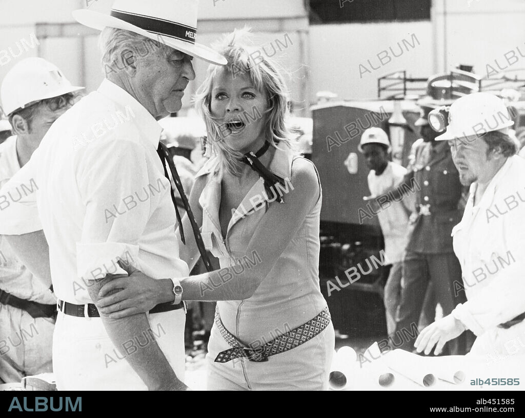 RAY MILLAND y SUSANNAH YORK en ORO, 1974 (GOLD), dirigida por PETER HUNT.