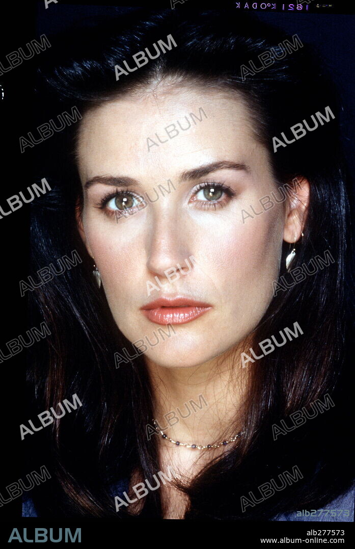 DEMI MOORE in DISCLOSURE, 1994, directed by BARRY LEVINSON. Copyright WARNER BROTHERS.
