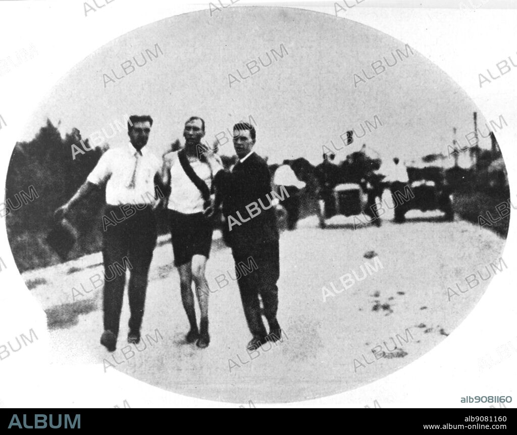 USA, St Louis. Olympic Games, 1904: A sponge for Thomas Hicks (USA) during the marathon, but was he being supported on his way to the Olympic title?.