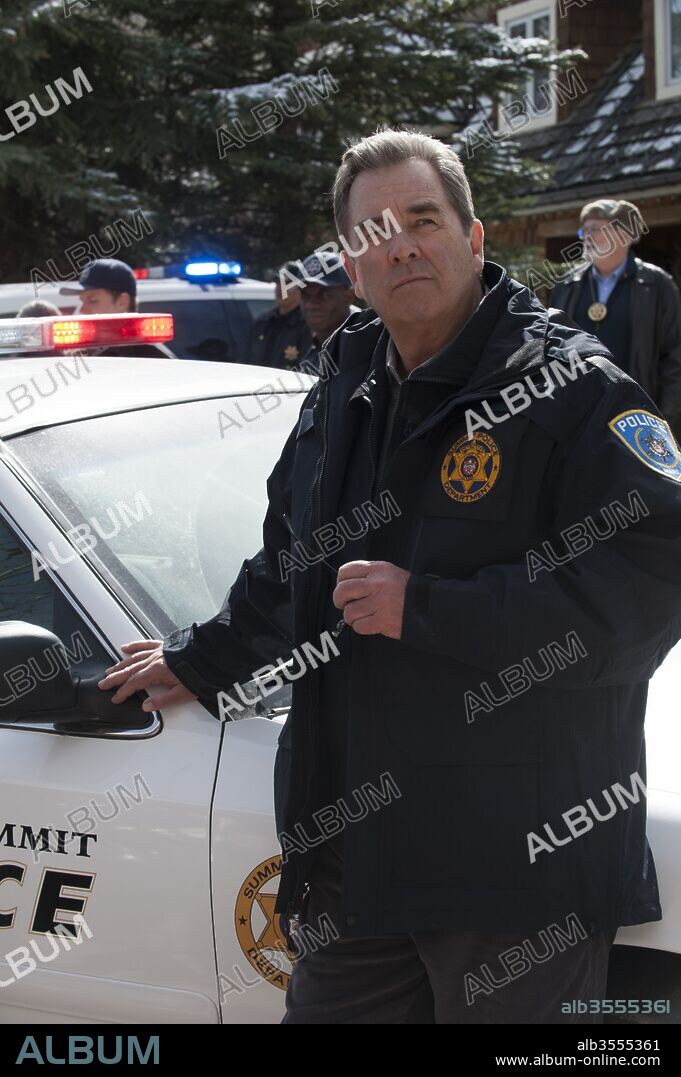 BEAU BRIDGES in MOSAIC, 2018, directed by STEVEN SODERBERGH. Copyright HBO. Season 1.