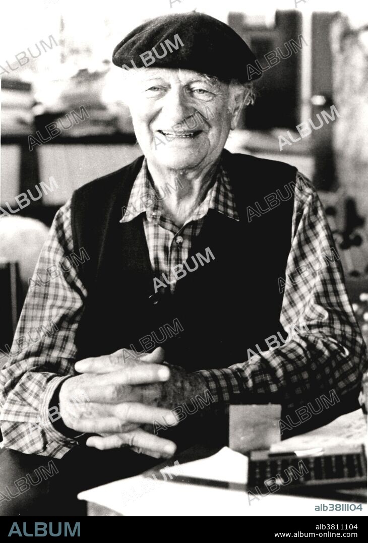 Quantum chemist and biochemist, Linus Pauling (February 28, 1901 - August 19, 1994). He received the Nobel prize in 1954 for his pioneering work describing the nature of chemical bonds.