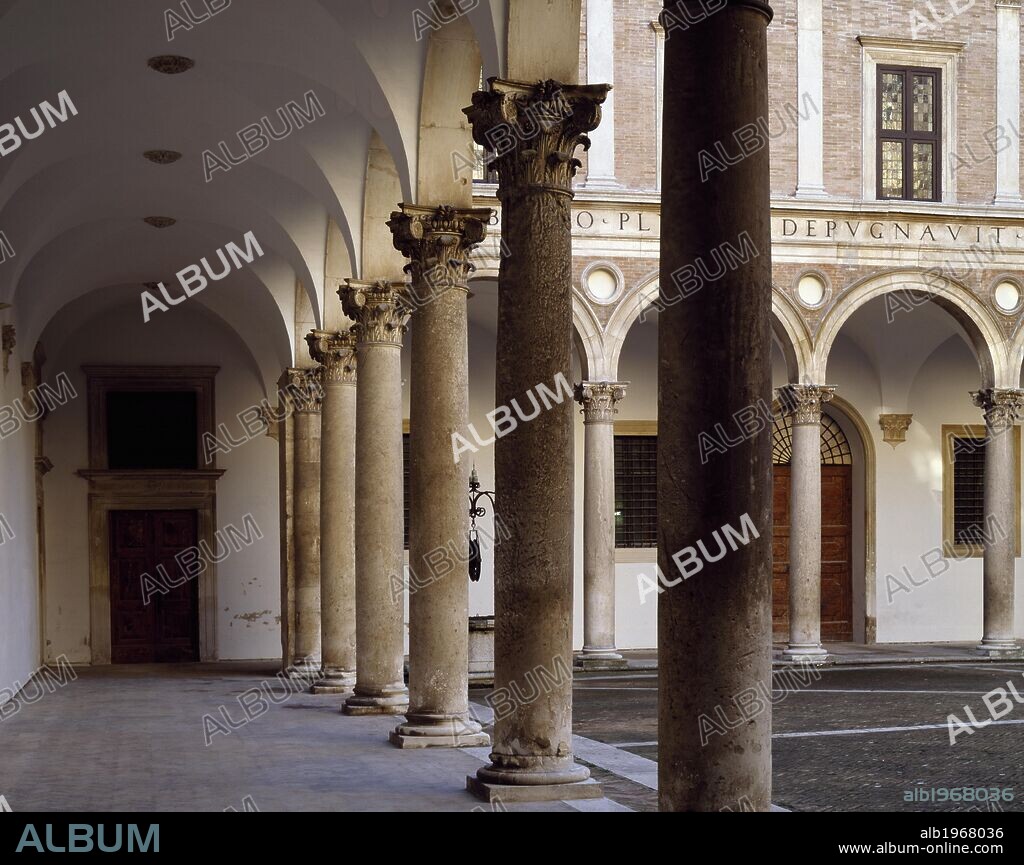 Portico of of the Courtyard of Honor, 1466-1472, by Luciano Laurana (ca 1420-1479), Ducal Palace, Urbino (UNESCO World Heritage List, 1998), Marche. Detail. Italy, 15th century.