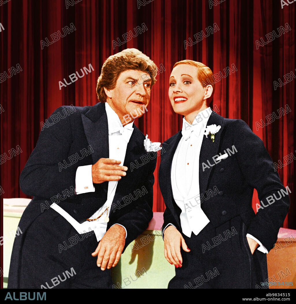 JULIE ANDREWS y ROBERT PRESTON en VICTOR O VICTORIA?, 1982 (VICTOR / VICTORIA), dirigida por BLAKE EDWARDS. Copyright M.G.M/UNITED ARTIST.