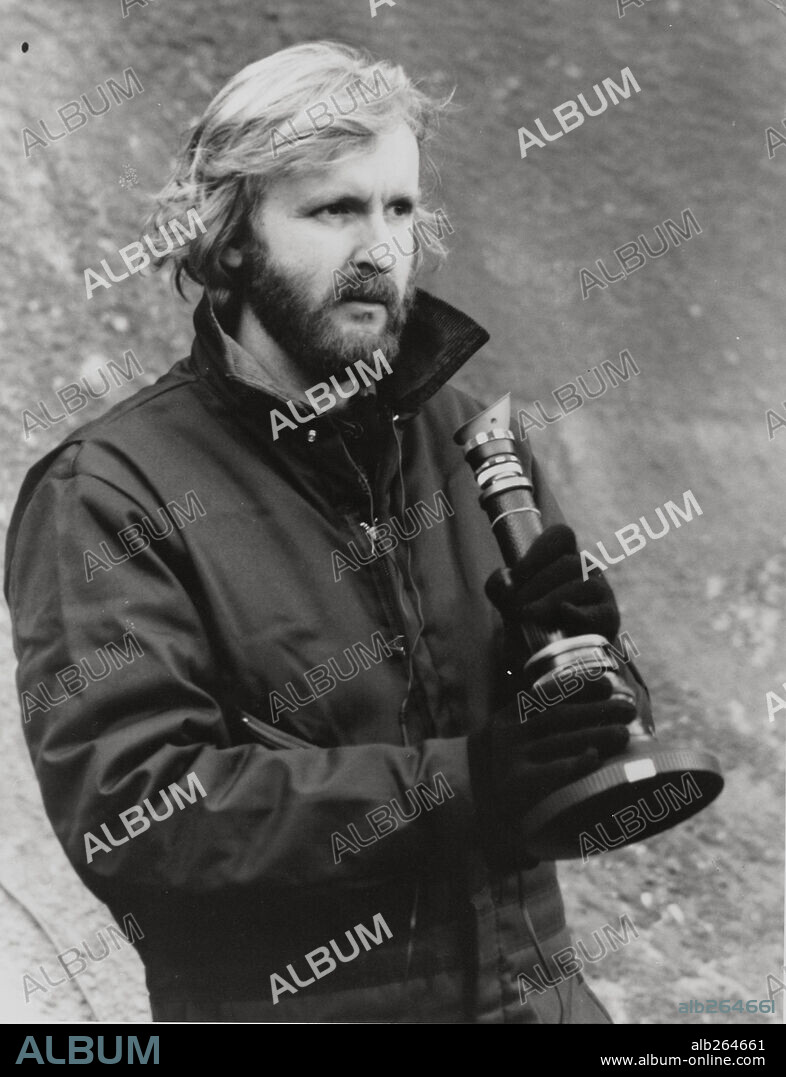 JAMES CAMERON in THE ABYSS, 1989, directed by JAMES CAMERON. Copyright 20TH CENTURY FOX.