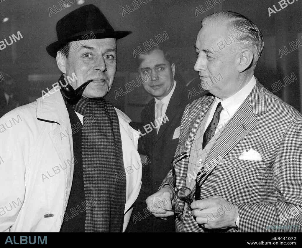 Stockholm 1964-05-08. Skådespelaren Hasse Ekman tillsammans med Kar de Mumma vid en generalrepetition på Folkan . Foto: Gunnar Westerlind / SvD / TT / kod 12014.